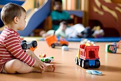 France: Un «petit garçon chiant» mis en vente sur le web France: Un «petit garçon chiant» mis en vente sur le web